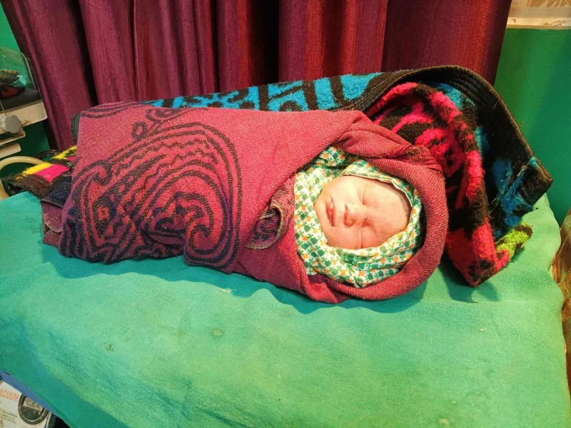 प्रसूति गृहबाट हराएको शिशु काँडाघारीमा फेला